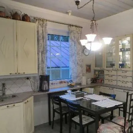 Sleeps 8 Wifi